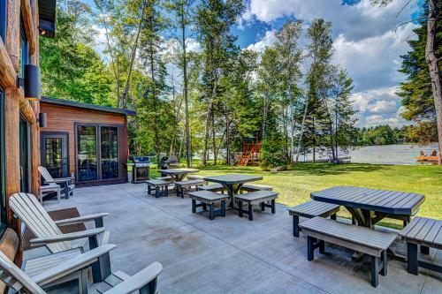 Whispering Pines Lodge: 9 Bedroom