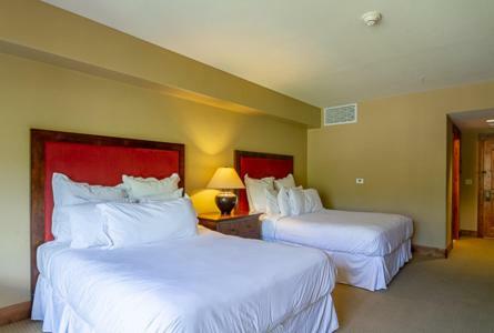 Lodge Queen Hotel 204