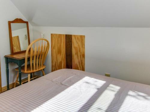 The S.s. Tetrad Cabin