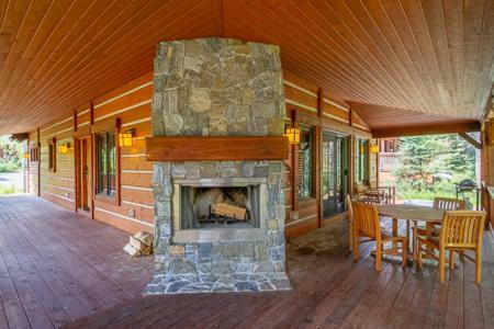 Land's End - Saw250 Chalet