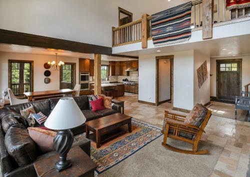 Clearwater Chalet At Tamarack Resort