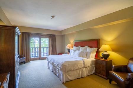 Lodge King Hotel Room 210
