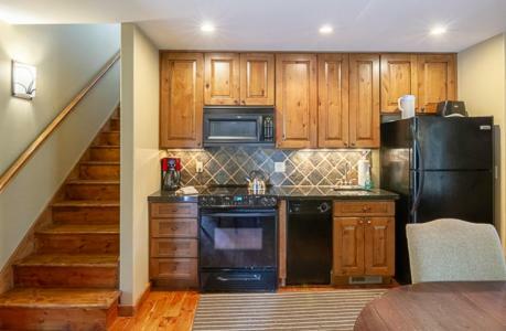 Huckleberry Cottage - Rc21