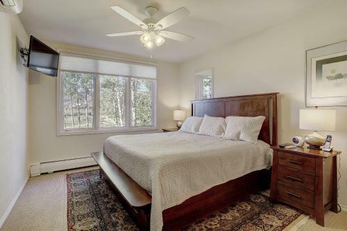 Apartamento 2br Gorgeous & Updated Condo Arrowhead Condo
