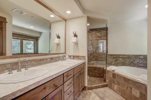 Apartamento Elegant Updated 3 Bedroom Condo At One Arrowhead Place Condo