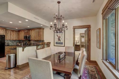 Apartamento Elegant Updated 3 Bedroom Condo At One Arrowhead Place Condo