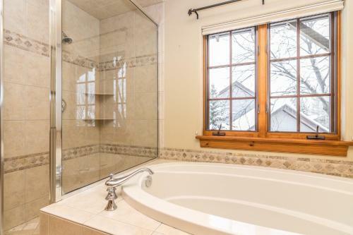 1054 Gold Dust Dr Edwards Home