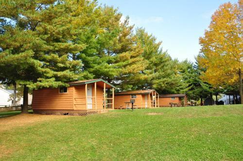 Plymouth Rock Camping Resort One-bedroom Cabin 5