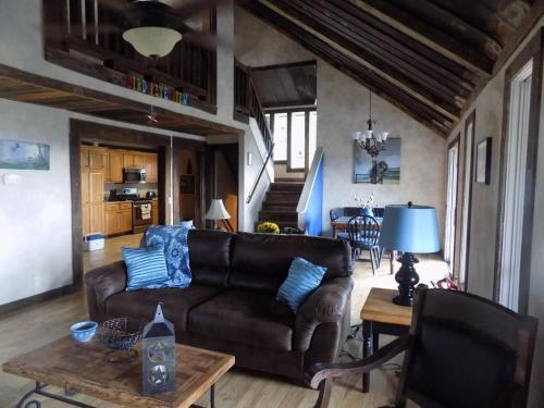 Birds Eye View Cabin