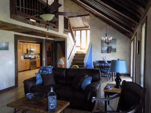 Birds Eye View Cabin