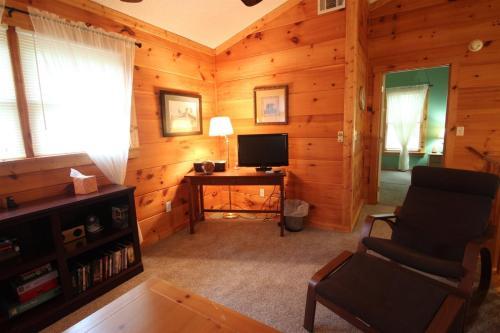 Laughing Bear Cabin