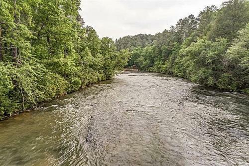 Rushing River Lodge
