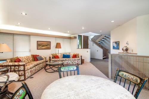 Moonlight Beach Home