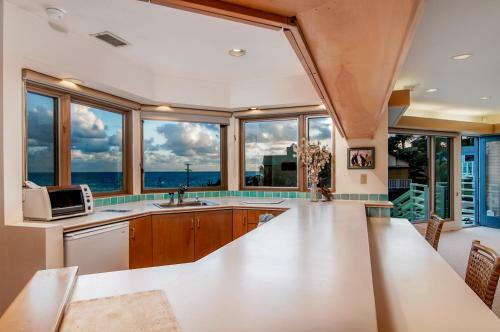 Moonlight Beach Home