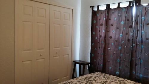 Englewood Cozy Comfy Home B