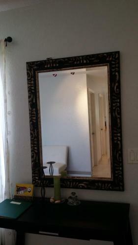 Englewood Cozy Comfy Home B