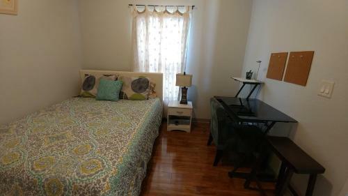 Englewood Cozy Comfy Home A