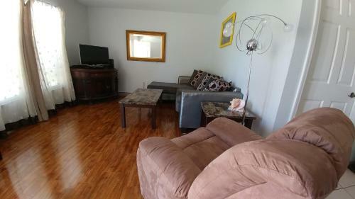 Englewood Cozy Comfy Home A