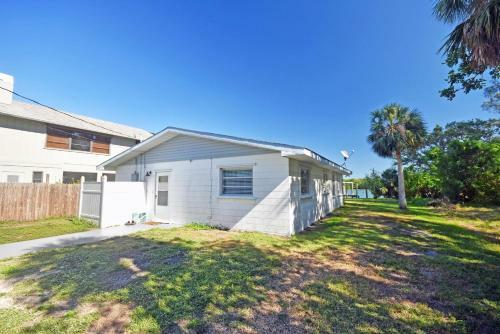2585 N. Beach Rd