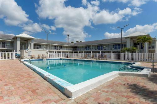 Hotel Studio 6 Englewood