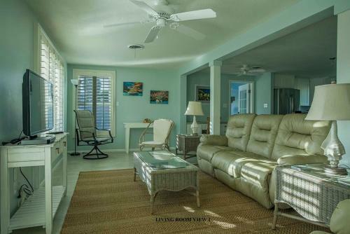 1145 Little Court
