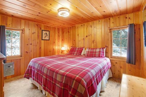 Flower Lane Cabin