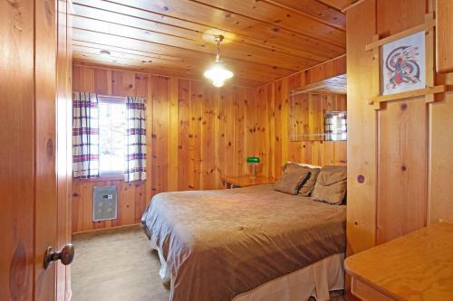 Flower Lane Cabin