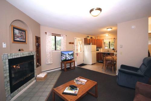 Hotel Streamside On Fall River
