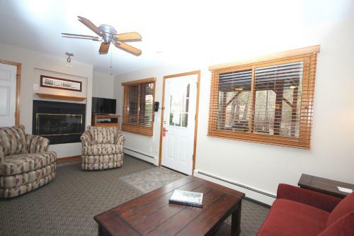 Hotel Streamside On Fall River