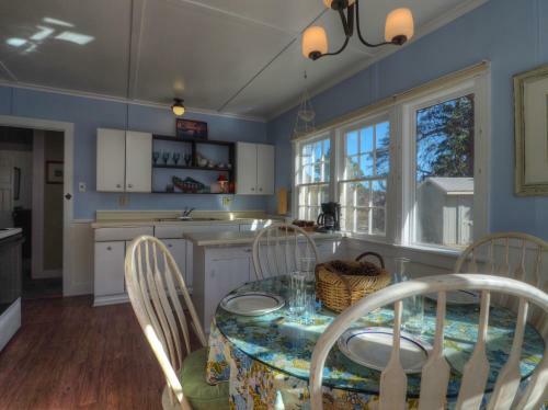 Murphy's Riverside Cottage - E.v. Reg #3362