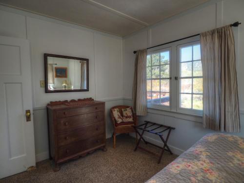 Murphy's Riverside Cottage - E.v. Reg #3362