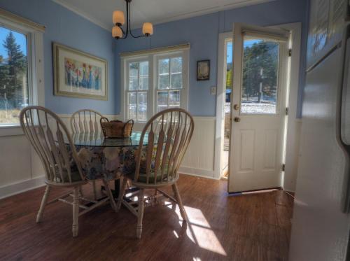 Murphy's Riverside Cottage - E.v. Reg #3362