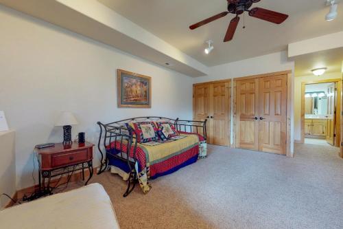 Twin Pines Cabin