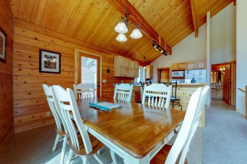 Twin Pines Cabin