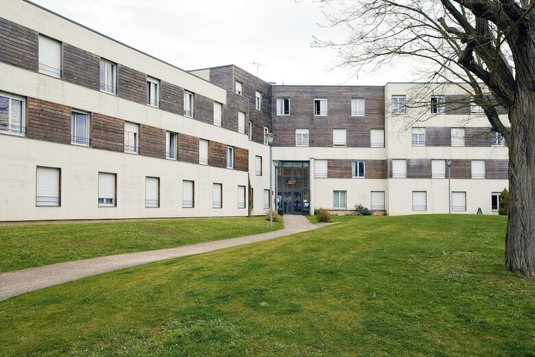 Hotel Residhome Bures La Guyonnerie