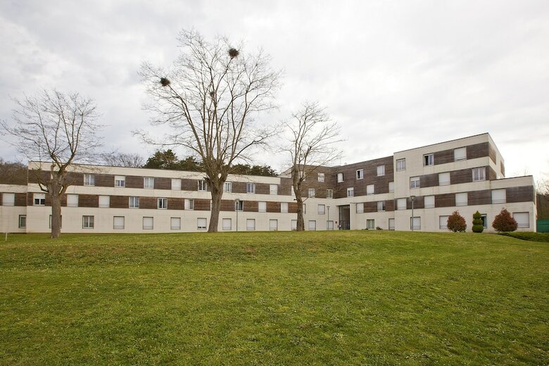 Hotel Residhome Bures La Guyonnerie