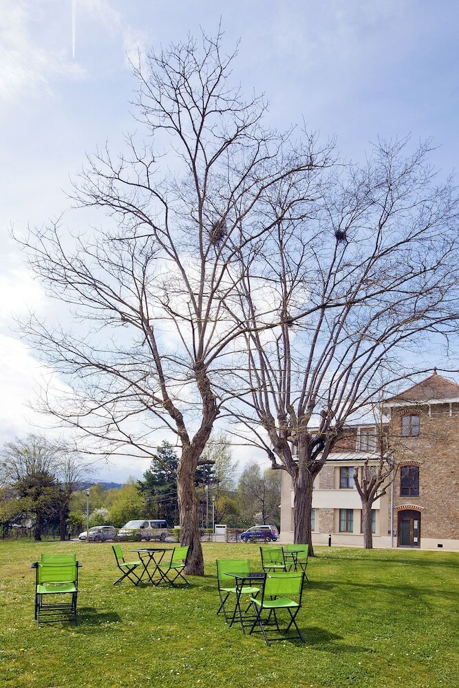 Hotel Residhome Bures La Guyonnerie
