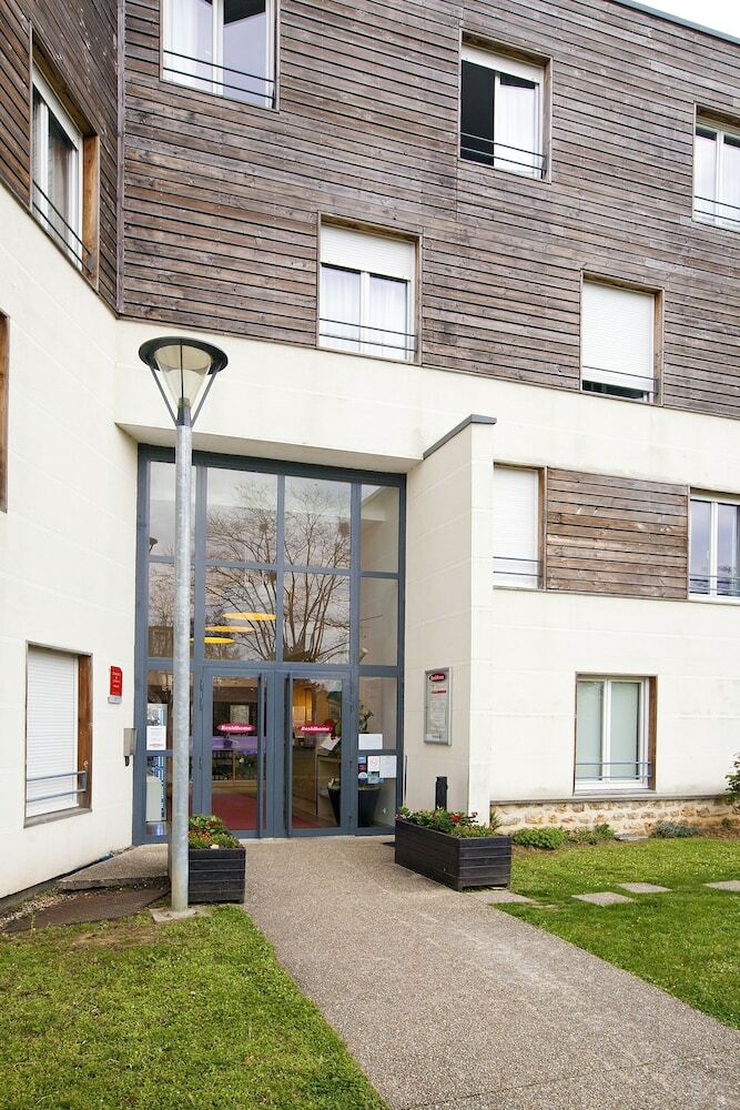 Hotel Residhome Bures La Guyonnerie