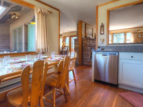 High Drive Cabin 2161
