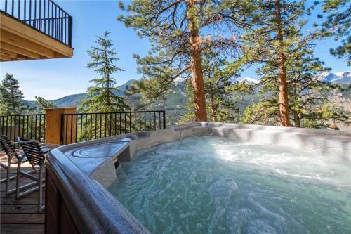 Apartamento Cedar Lower Condominium (2 Bedroom Condo)