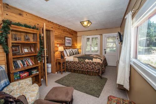 Monarch Cabin