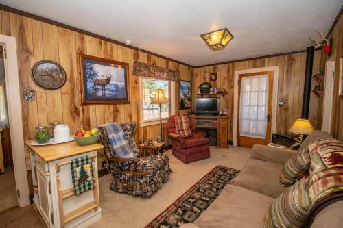 Monarch Cabin