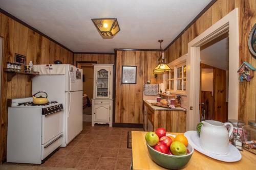 Monarch Cabin
