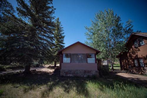 Monarch Cabin