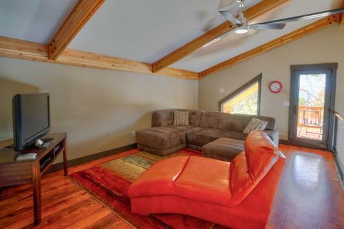 Crest Cabin