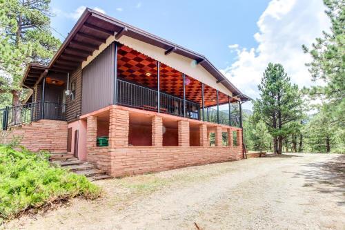 1650 Powelly Lane
