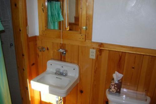 High Pines Cabin
