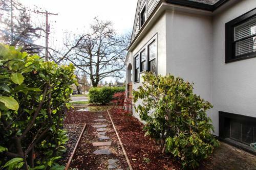 University Cottage