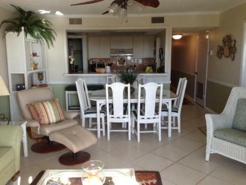 Apartamento First Floor Beachfront Condo #125270