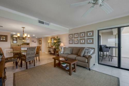 Apartamento High Surf Condo